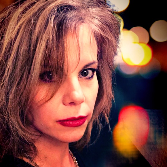 Meet your Posher, Jennifer - Picture 1 of 1